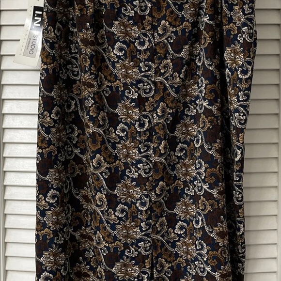 NWT I.N. Studio Skirt (Size 1X) - Picture 5 of 8